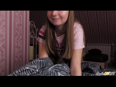❤️ Blondina îi suge adânc prietenei ei și primește spermă în gură ️❌ at us ️❤